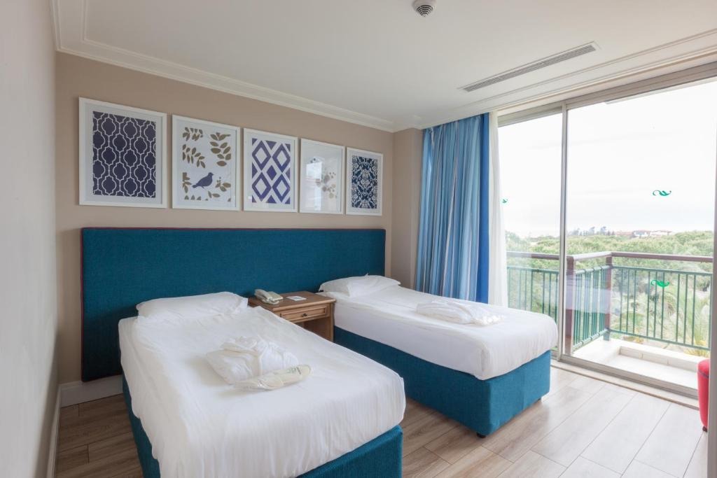 هتل ای سی گرین پالاس